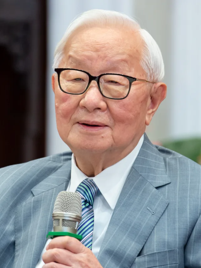 Portrait of Morris Chang